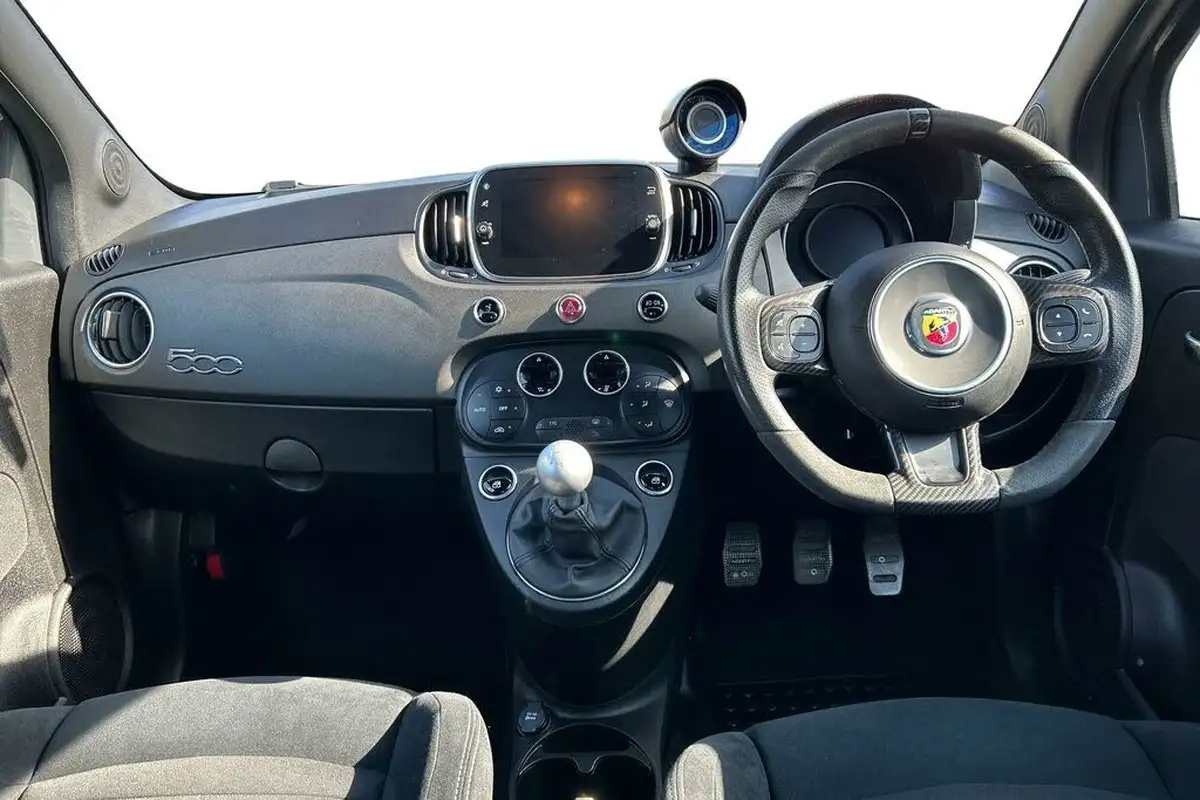 2022-abarth-595-14-tjet-competizione-big-7