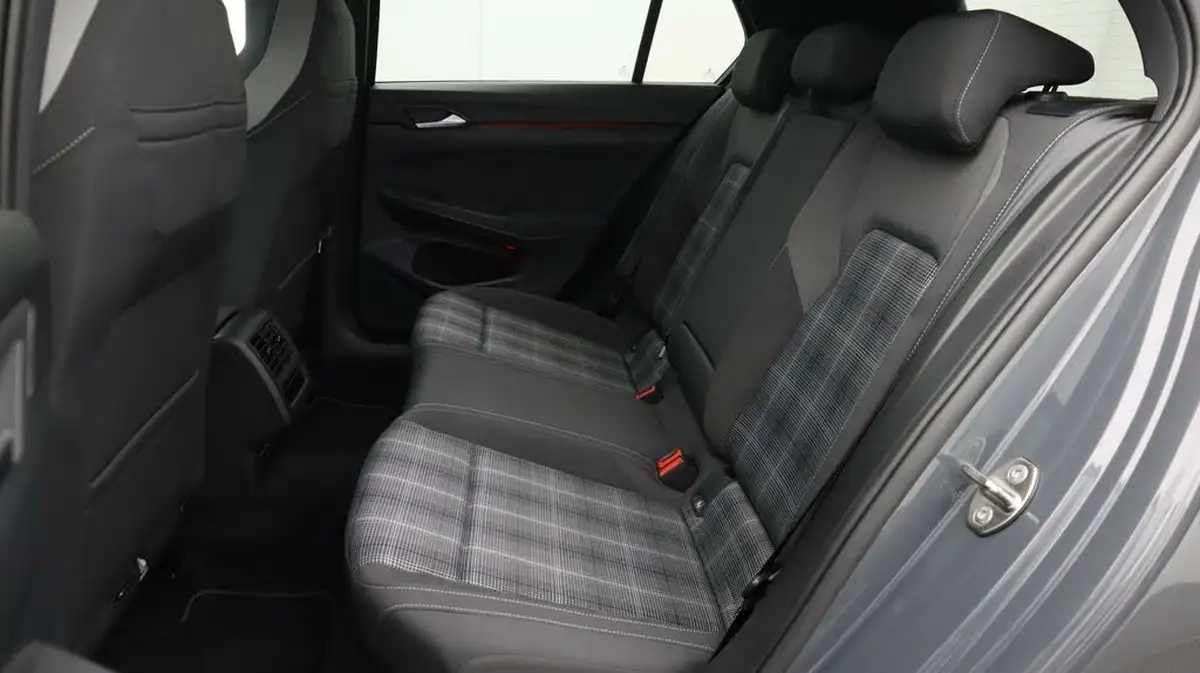 2022-volkswagen-golf-20tdi-gtd-big-16