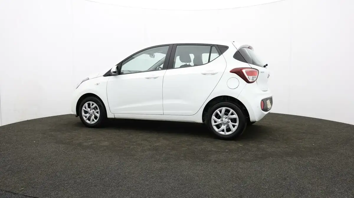 2018-hyundai-i10-10-se-67ps-big-63