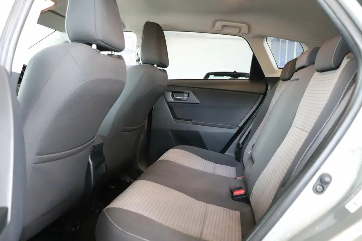 2018-toyota-auris-18-vvt-i-hsd-design-hatchback-big-27
