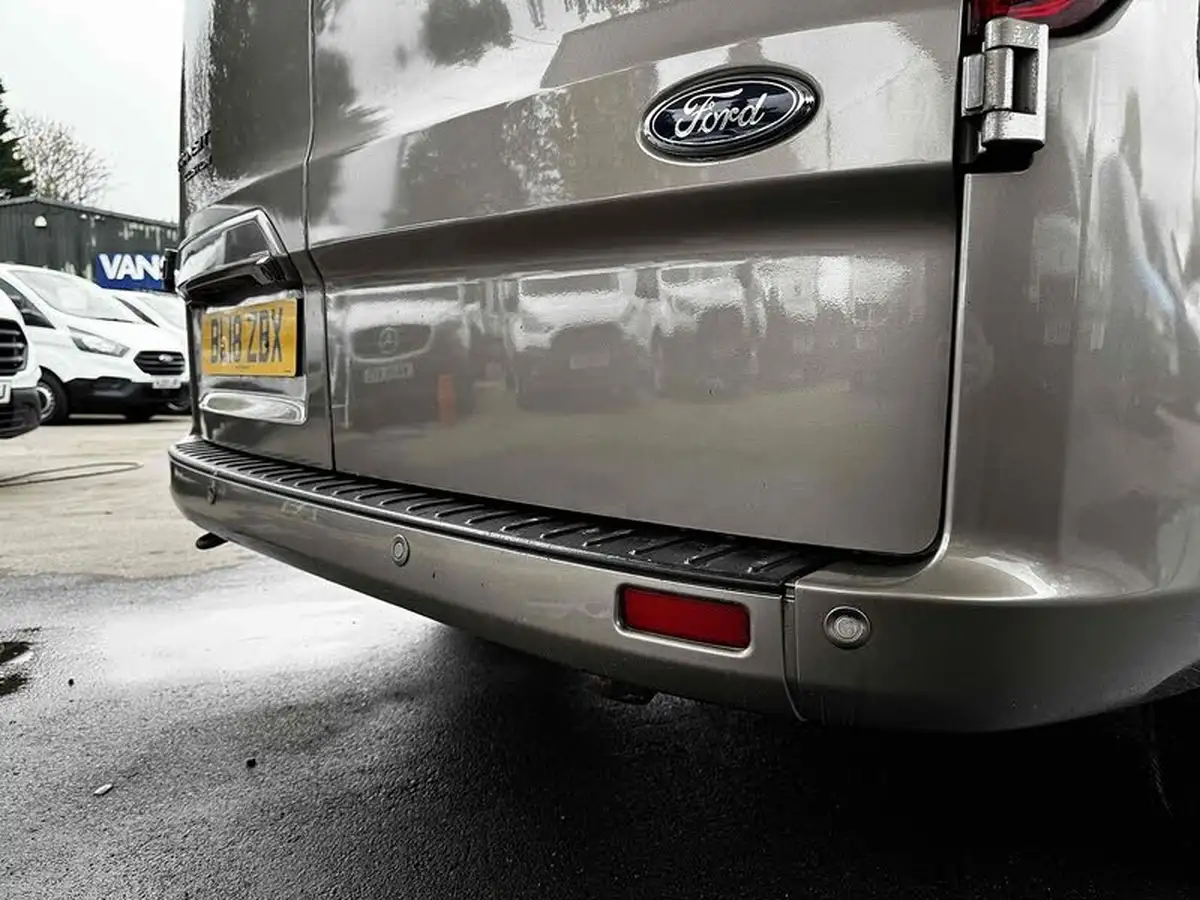 2018-ford-transit-custom-20tdci-320-l1h1-limited-130pseu6-double-cab-in-van-big-11