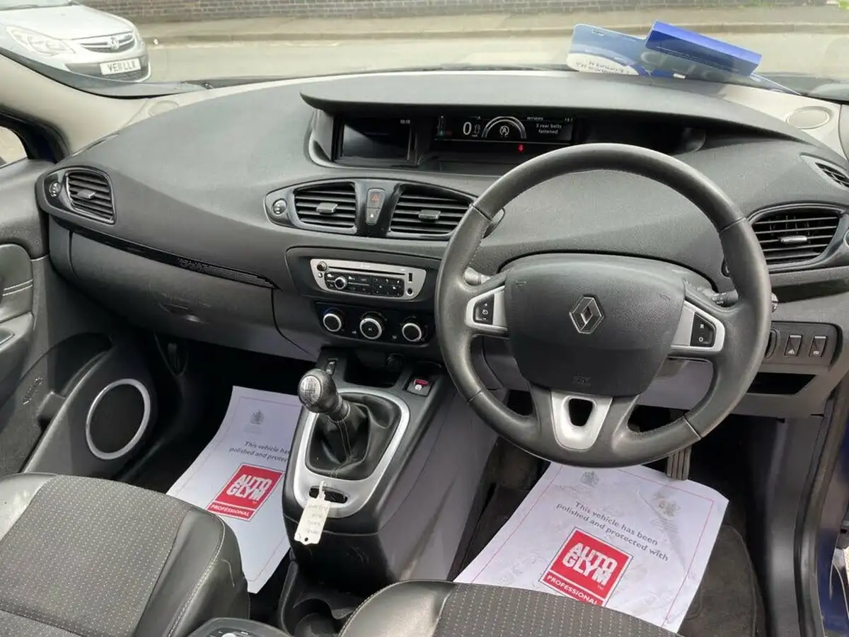 2012-renault-grand-scenic-15dci-dynamique-tom-tom-big-20