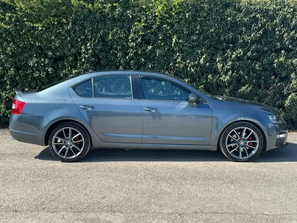 2016-skoda-octavia-20tdi-vrs-hatchback-dsg-big-33