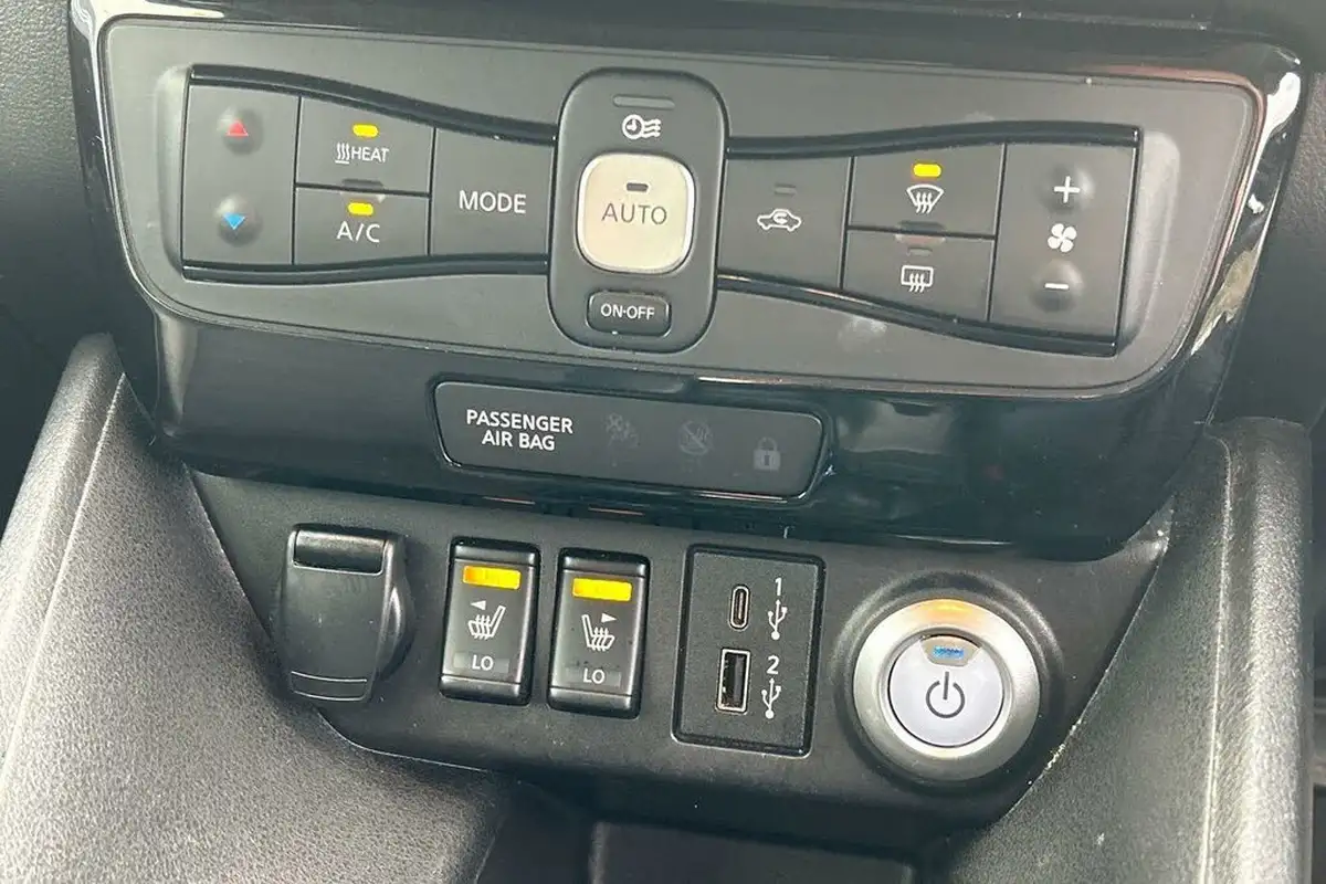 2021-nissan-leaf-e-n-connecta-big-41