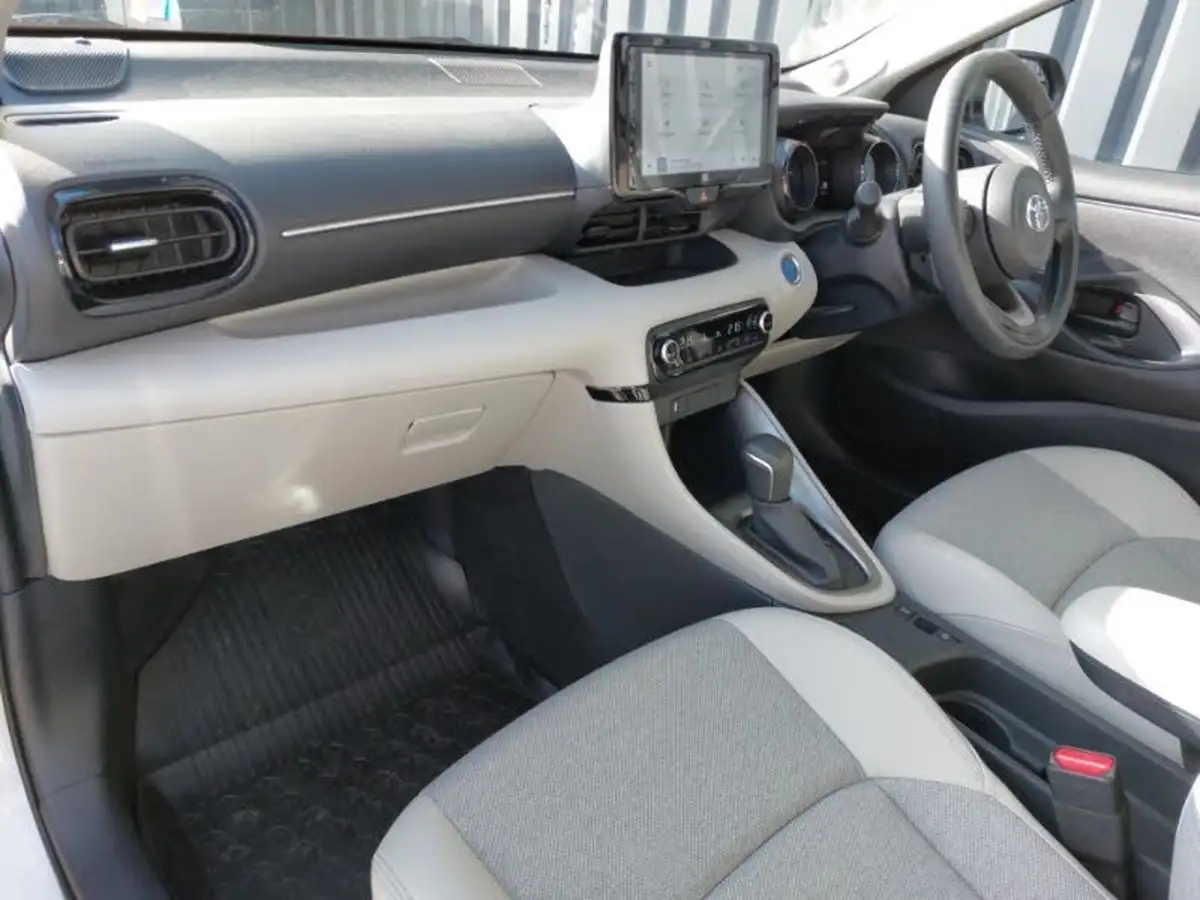 2022-toyota-yaris-15-vvt-i-excel-big-4
