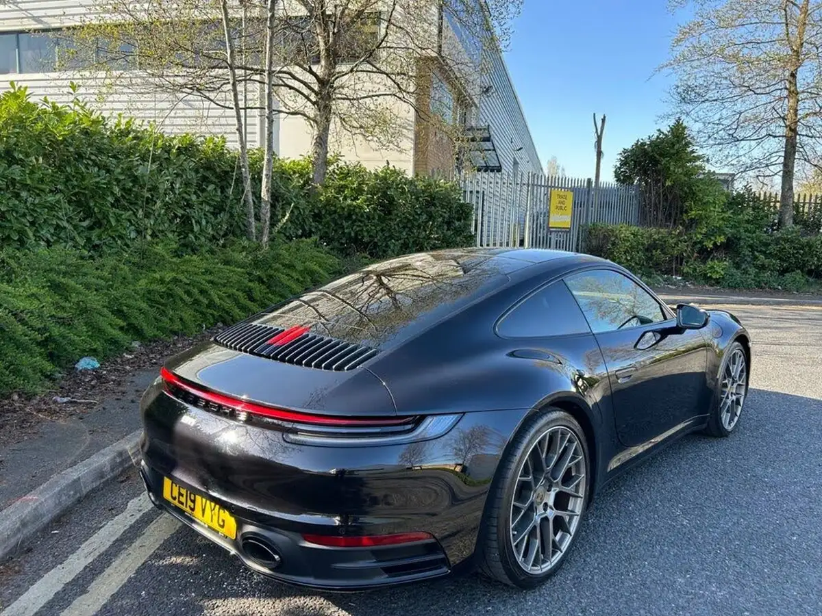 2019-porsche-911-30-carrera-4-s-450ps-coupe-pdk-big-2