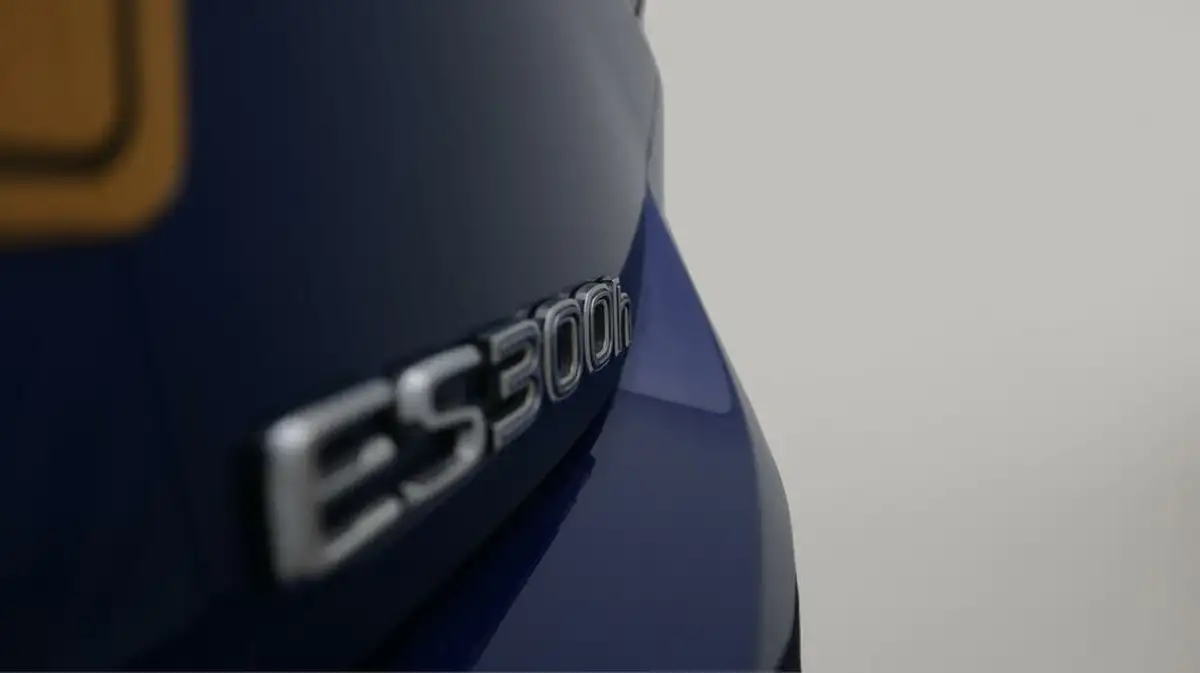 2021-lexus-es-300h-25-f-sport-215bhp-big-23