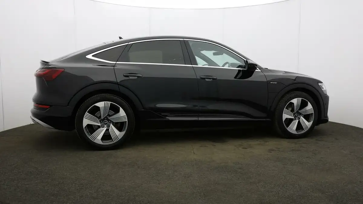 2021-audi-e-tron-50e-s-line-sportback-big-46