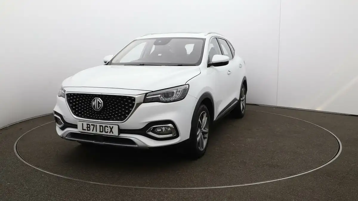 2022-mg-hs-15t-gdi-exclusive-162ps-big-31