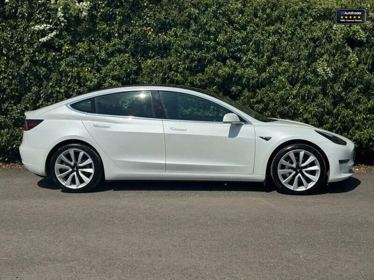 2020-tesla-model-3-e-long-range-big-33