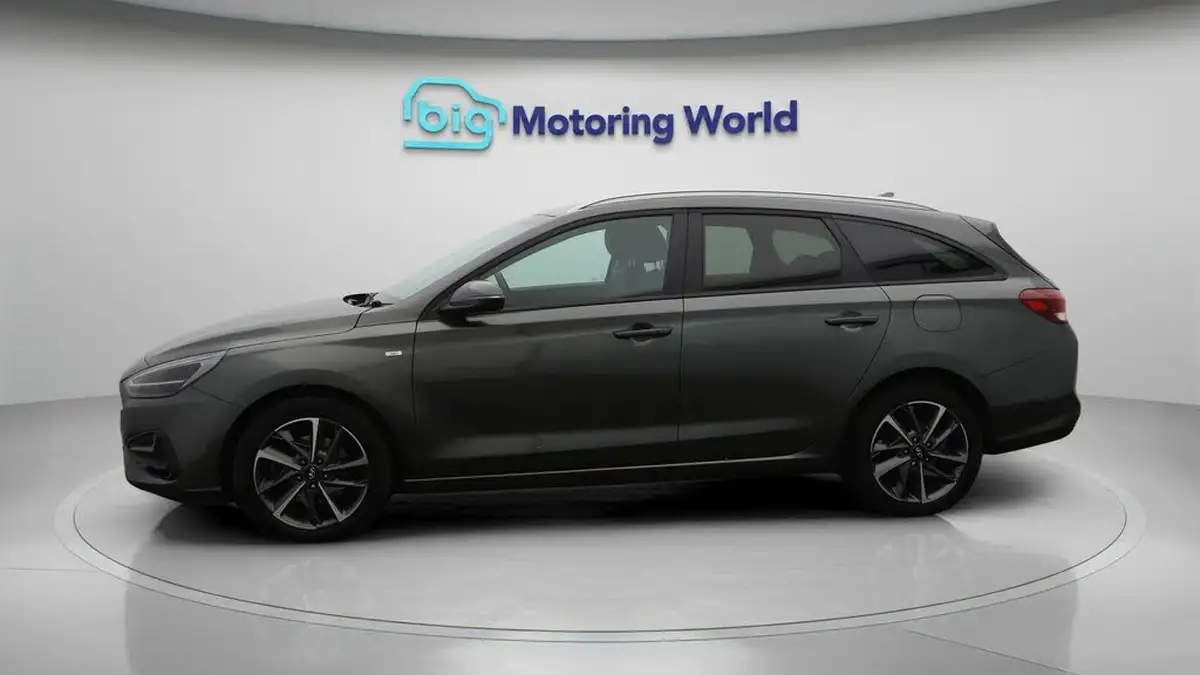 2022-hyundai-i30-10-t-gdi-premium-tourer-big-4