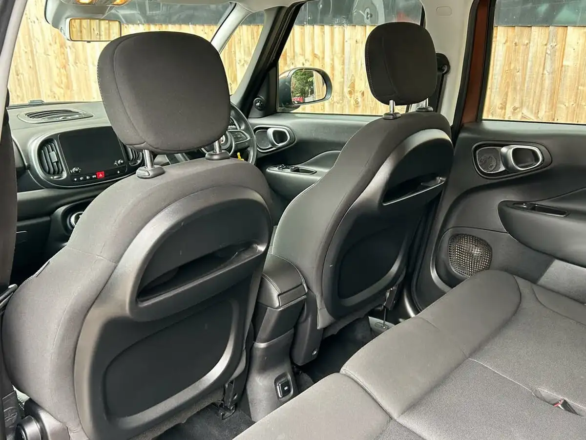 2017-fiat-500l-14-cross-big-16