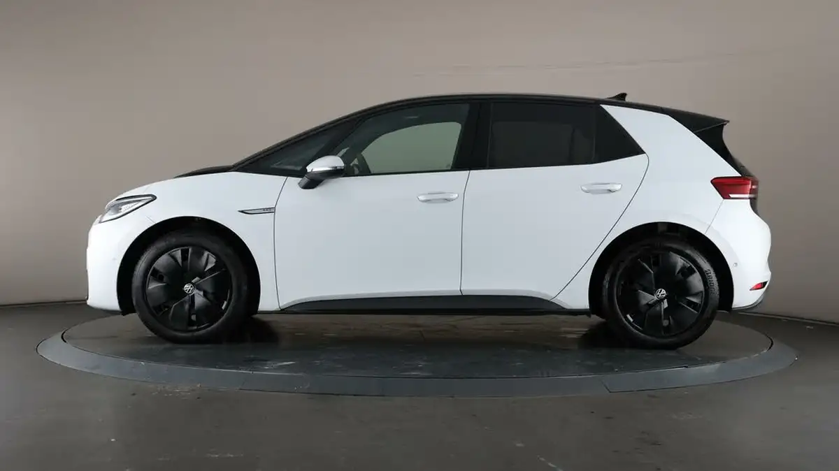 2022-volkswagen-id3-e-family-204ps-performance-big-4