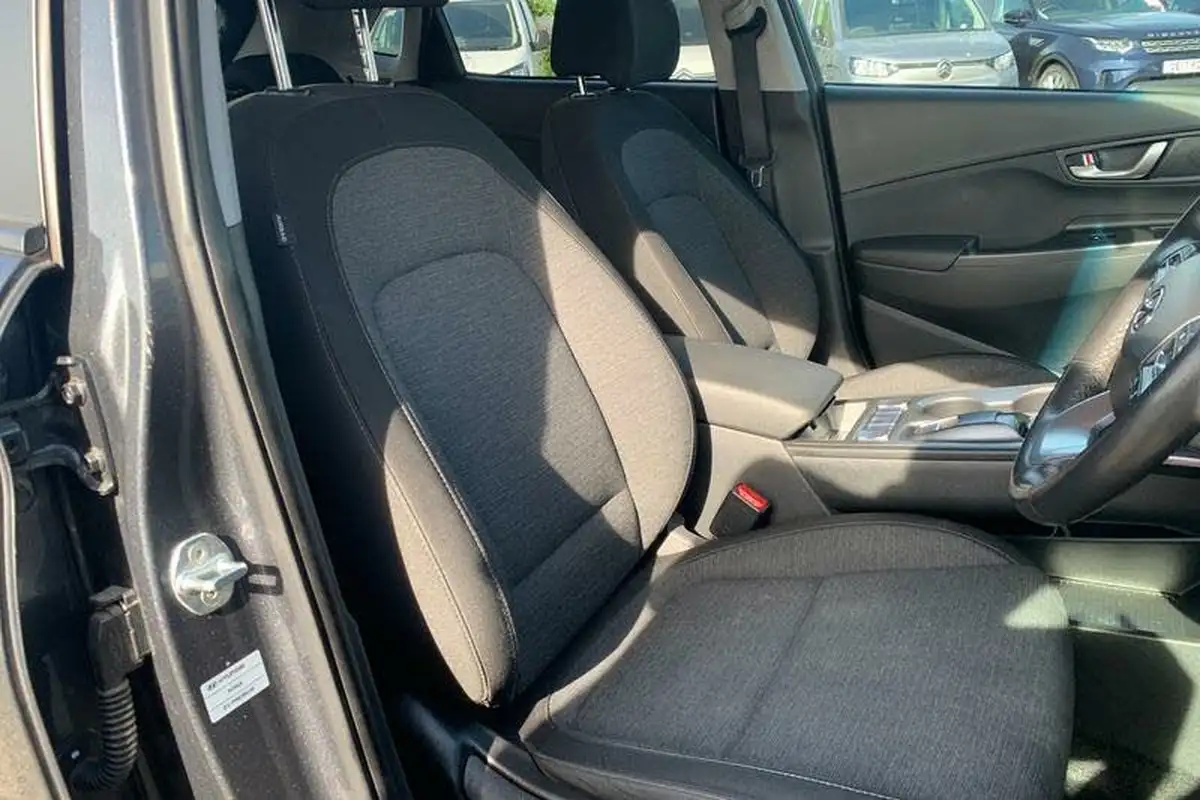 2021-hyundai-kona-e-premium-204ps-64kwh-7kw-obc-big-22
