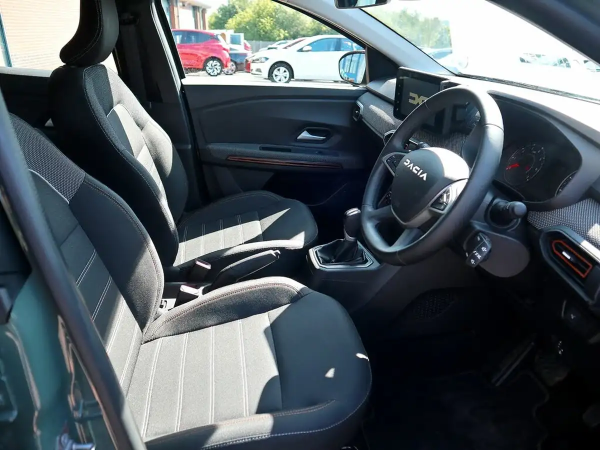 2023-dacia-sandero-stepway-10-tce-expression-90bhp-auto-big-2