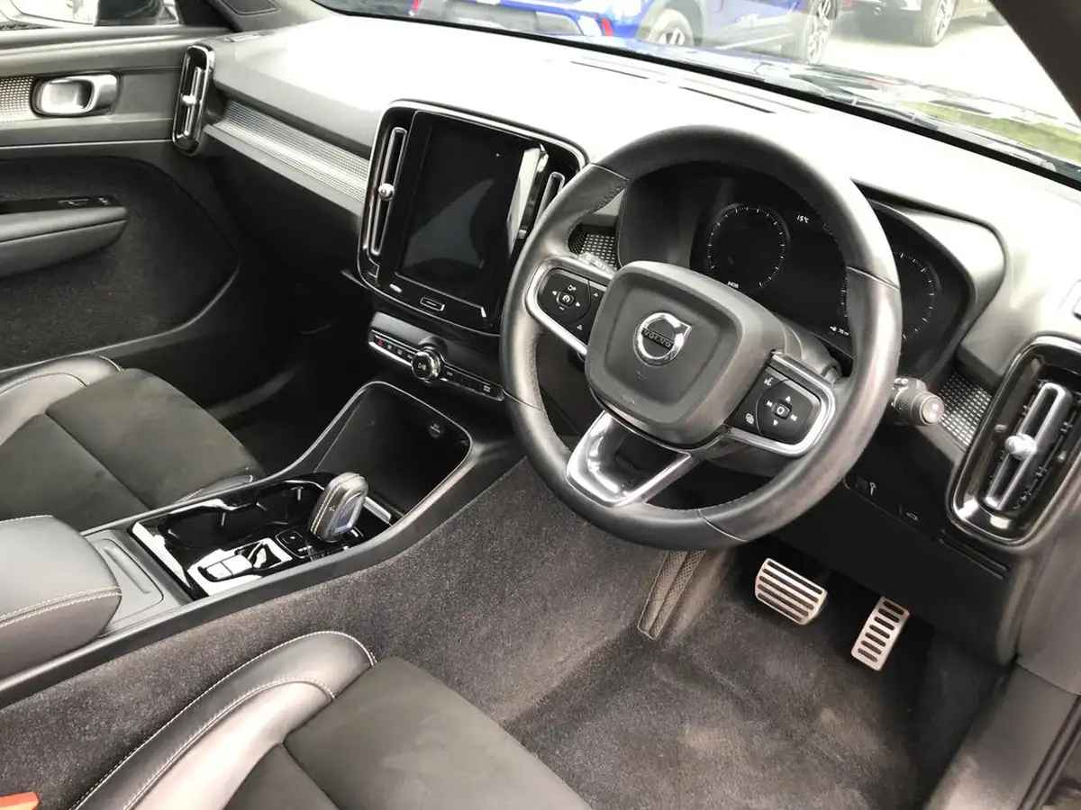 2021-volvo-xc40-15-t3-r-design-pro-161bhp-auto-big-2
