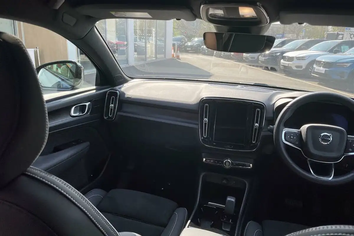 2022-volvo-c40-e-twin-recharge-pro-big-30