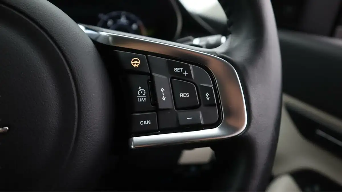 2020-jaguar-e-pace-20-i4d-r-dynamic-hse-180ps-big-25
