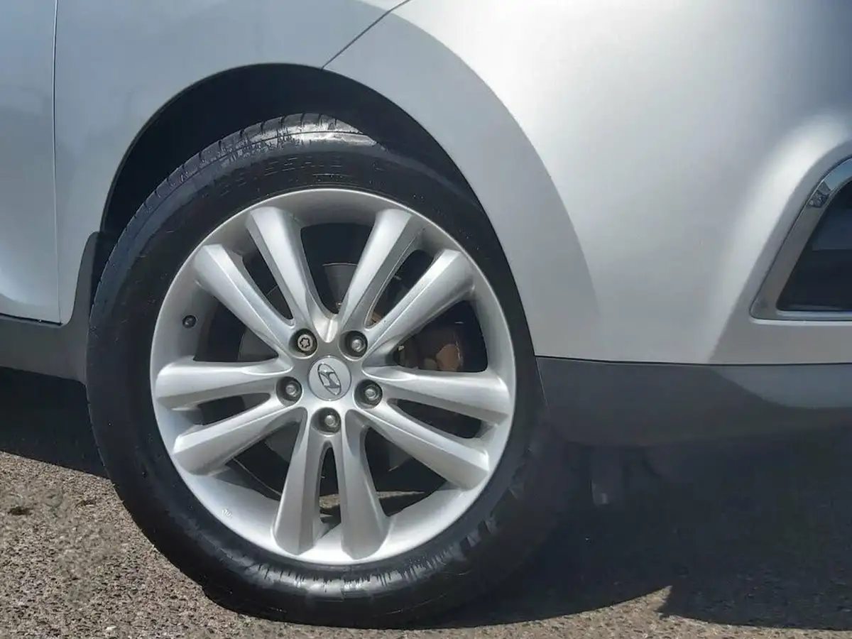 2012-hyundai-ix35-20td-premium-4wd-big-6