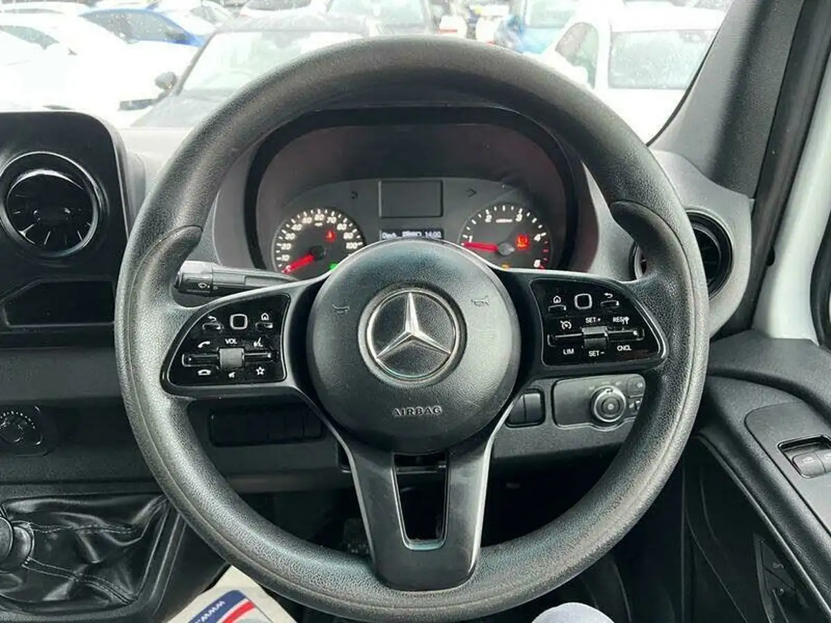 2018-mercedes-benz-sprinter-21cdi-311-l2h1-panel-van-rwd-eco-gear-360-big-24