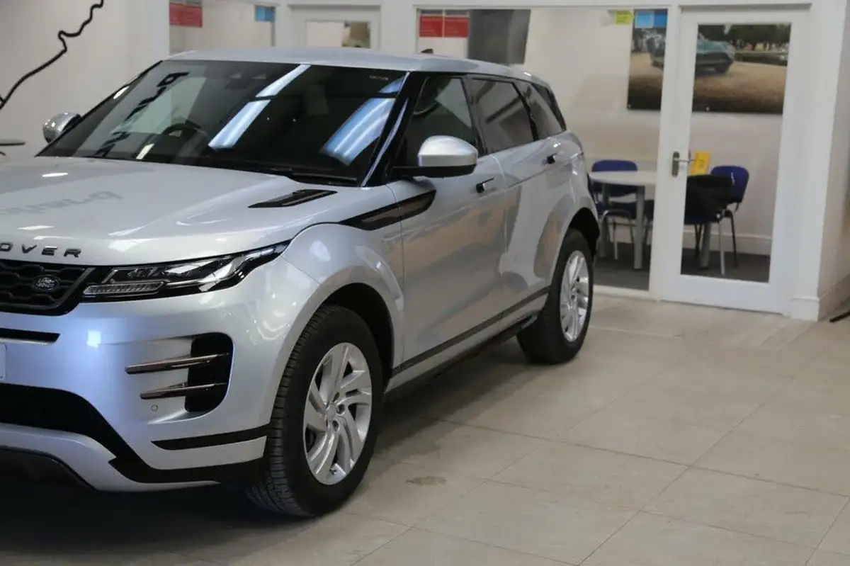 2019-land-rover-range-rover-evoque-20-d180-r-dynamic-s-big-3