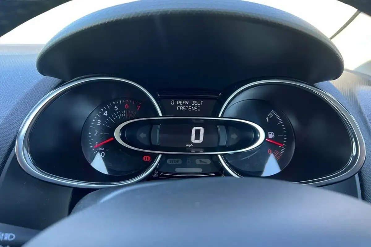 2018-renault-clio-09-tce-play-75ps-big-9