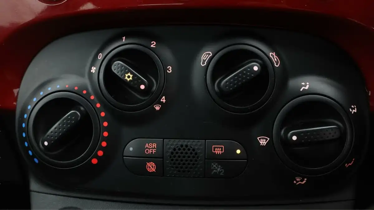2022-fiat-500-10-red-big-11