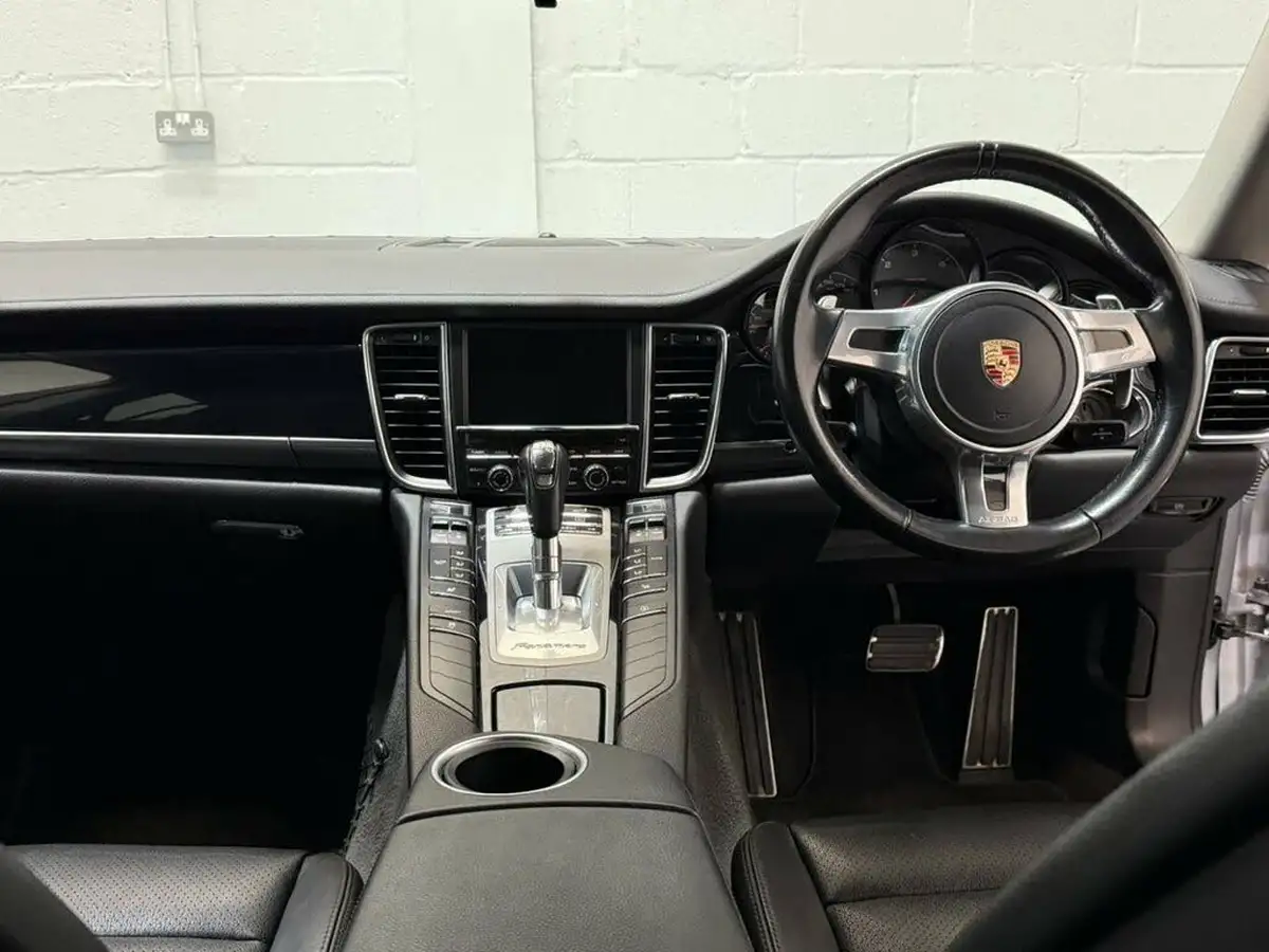2014-porsche-panamera-30td-big-11