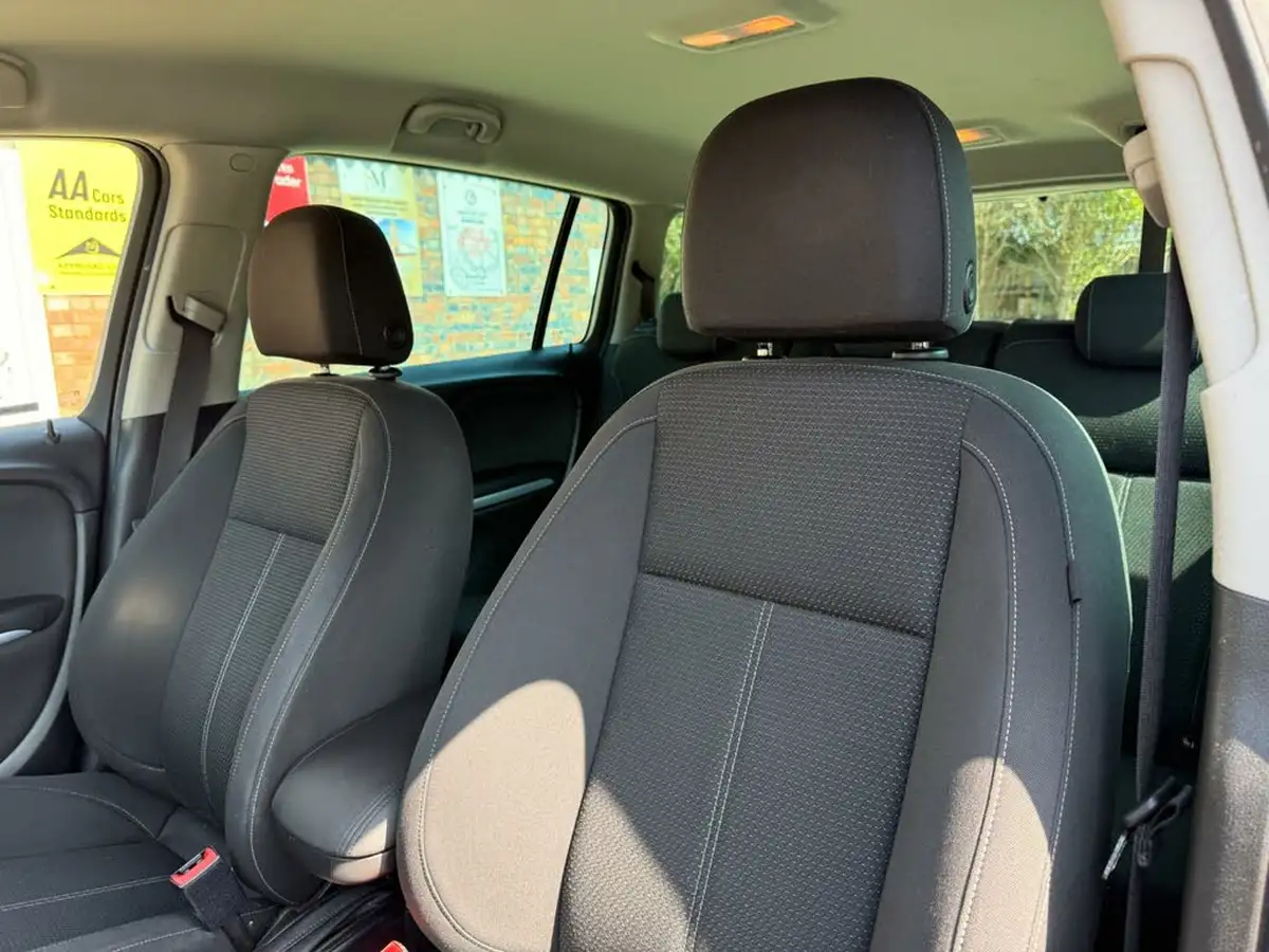 2017-vauxhall-zafira-tourer-14i-16v-turbo-sri-leather-pk-big-33