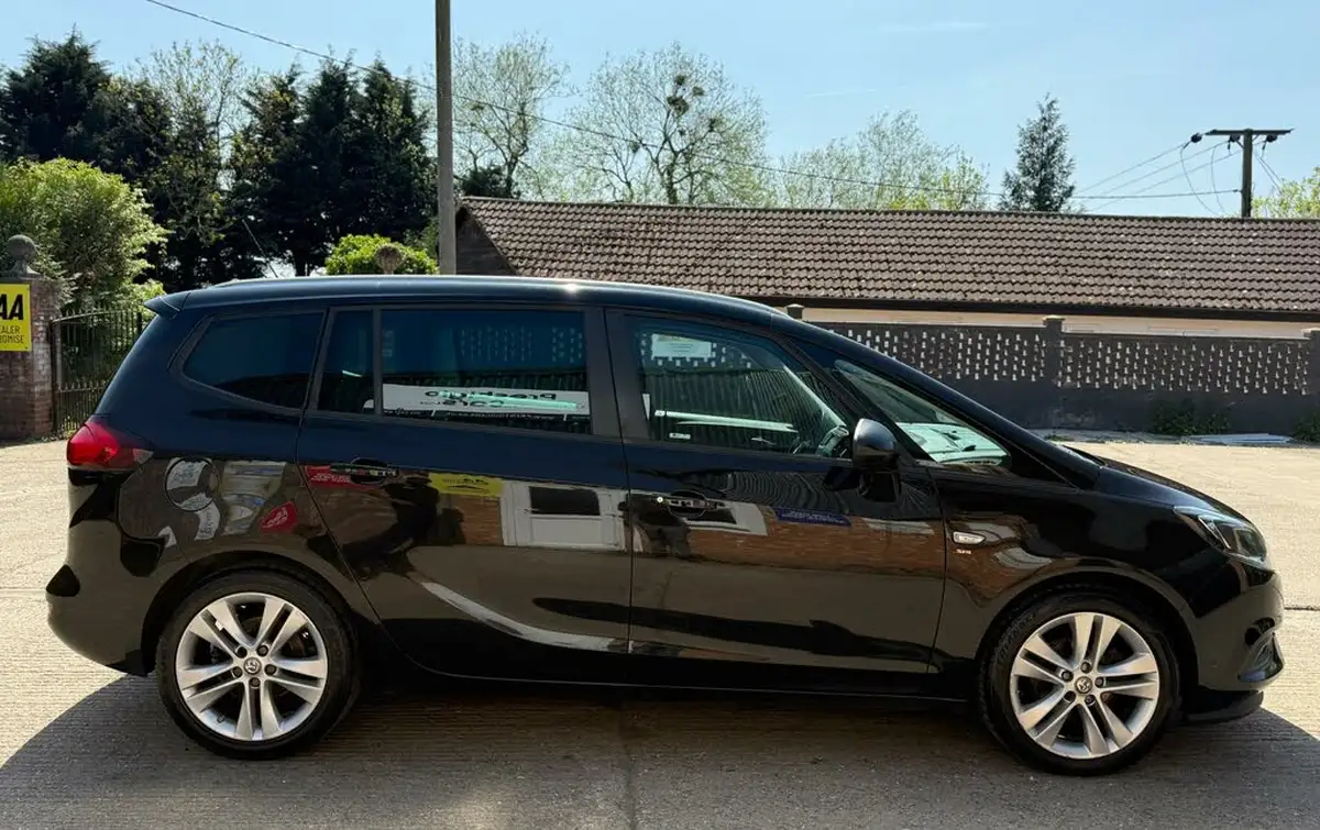 2017-vauxhall-zafira-tourer-14i-16v-turbo-sri-leather-pk-big-9
