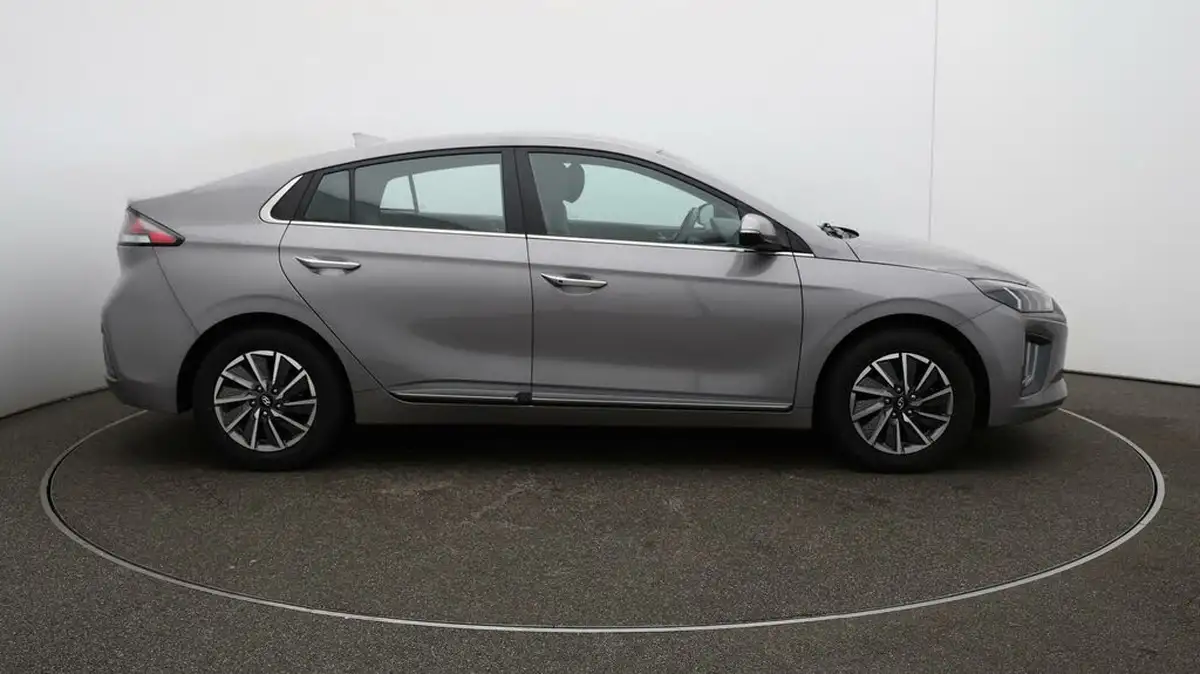 2022-hyundai-ioniq-e-premium-electric-big-43