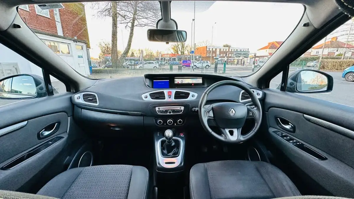 2010-renault-grand-scenic-16-dynamique-tom-tom-vvt-big-40