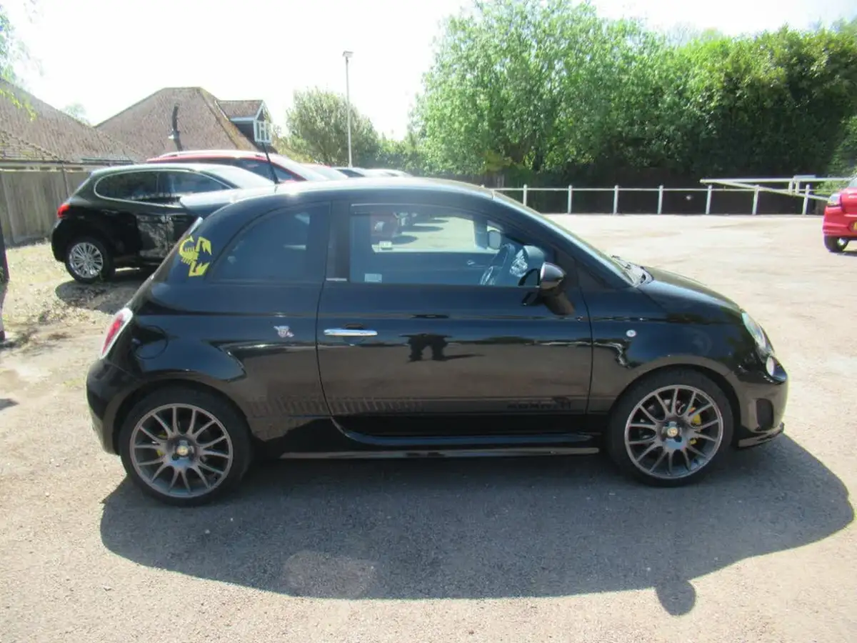 2015-abarth-500-14-tjet-595-trofeo-big-1