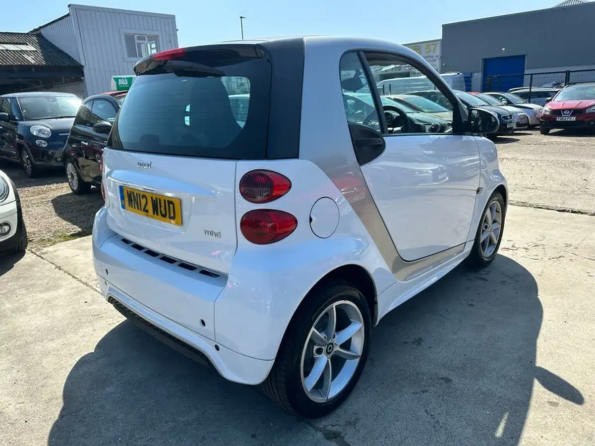 2012-smart-fortwo-10-pulse-71bhp-coupe-softouch-big-2