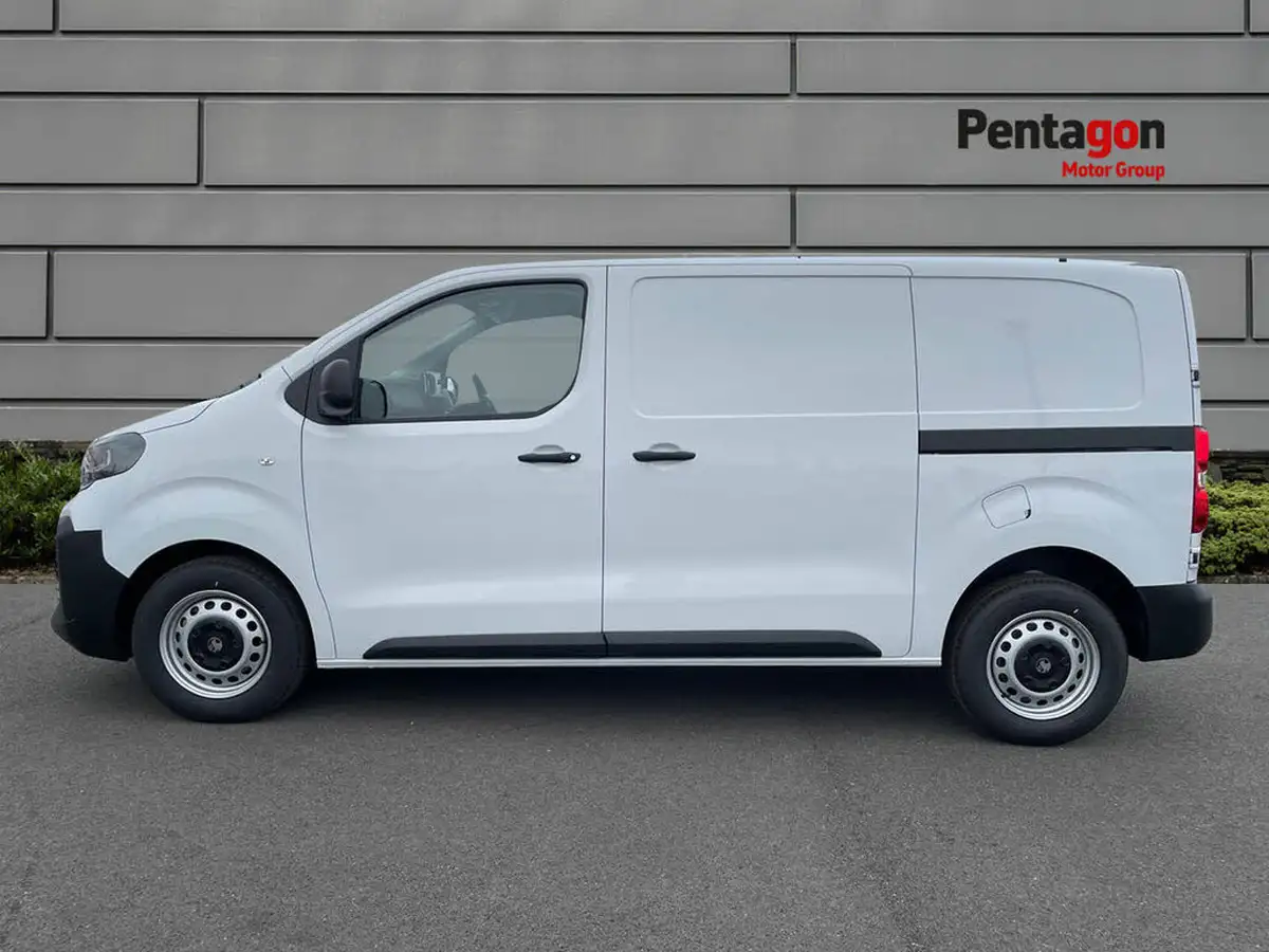 2025-vauxhall-vivaro-15td-prime-big-11
