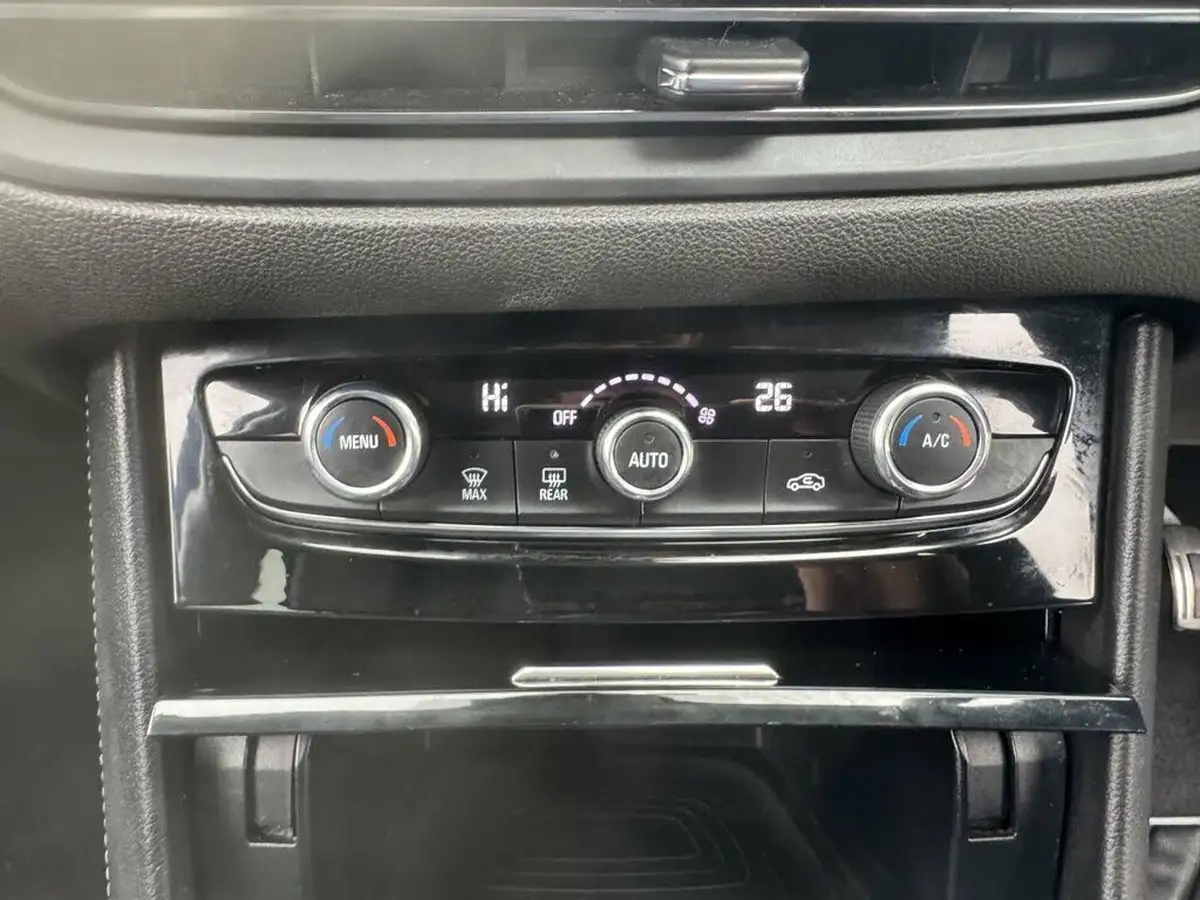 2022-vauxhall-grandland-15td-sri-big-52