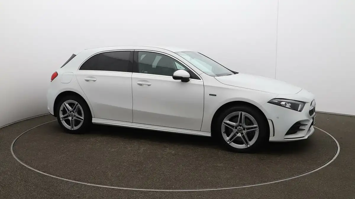 2021-mercedes-benz-a-class-13-a250e-amg-line-executive-hatchback-5d-big-39