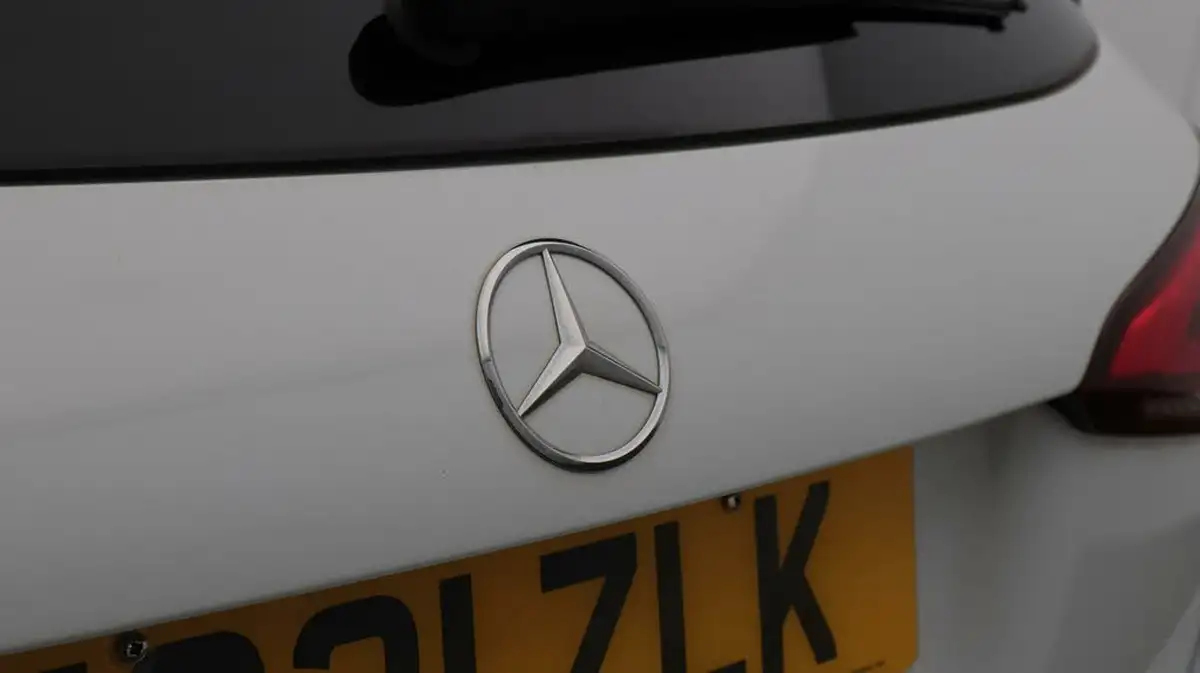 2021-mercedes-benz-a-class-13-a250e-amg-line-executive-hatchback-5d-big-22