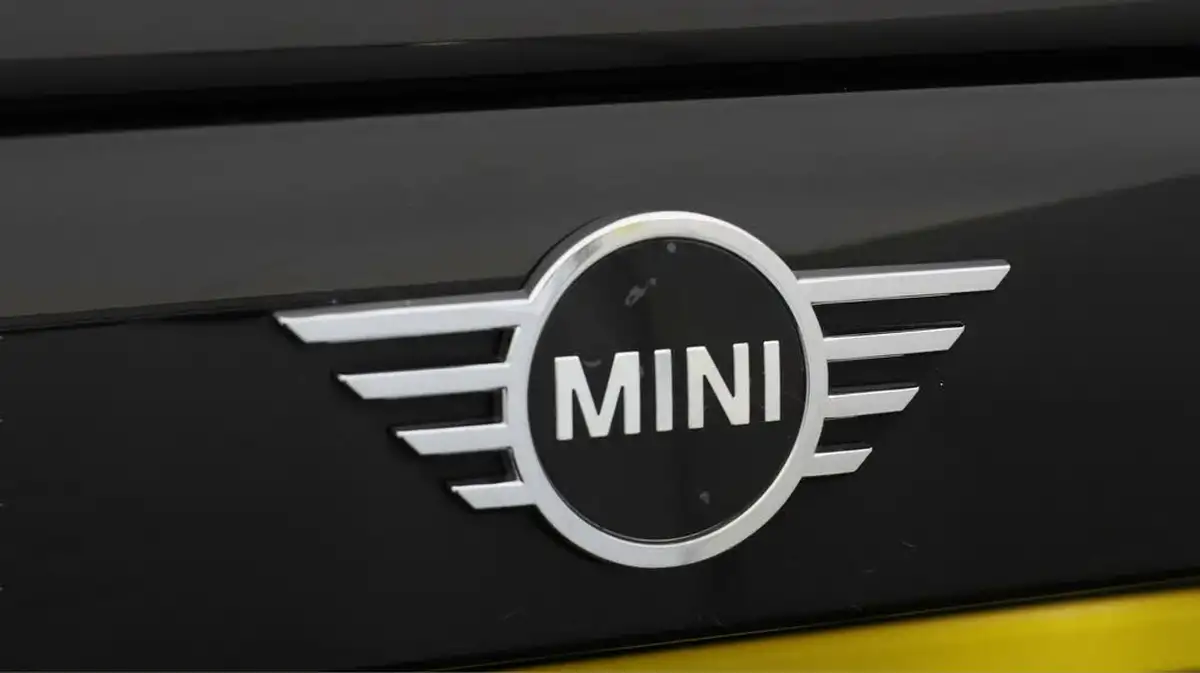 2020-mini-countryman-15-cooper-classic-big-19