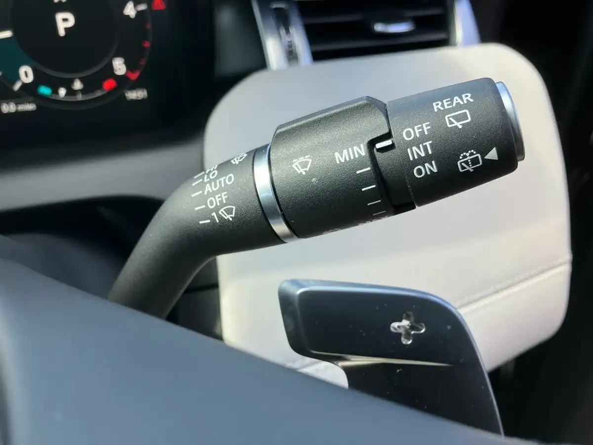 2023-land-rover-discovery-sport-20-d200-r-dynamic-hse-big-43