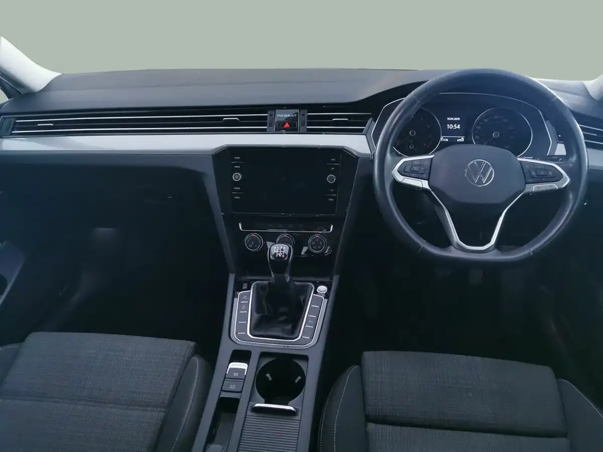 2020-volkswagen-passat-15-tsi-se-nav-saloon-4d-big-1