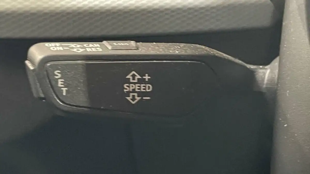 2020-audi-q2-16-30-tdi-technik-s-tronic-big-15