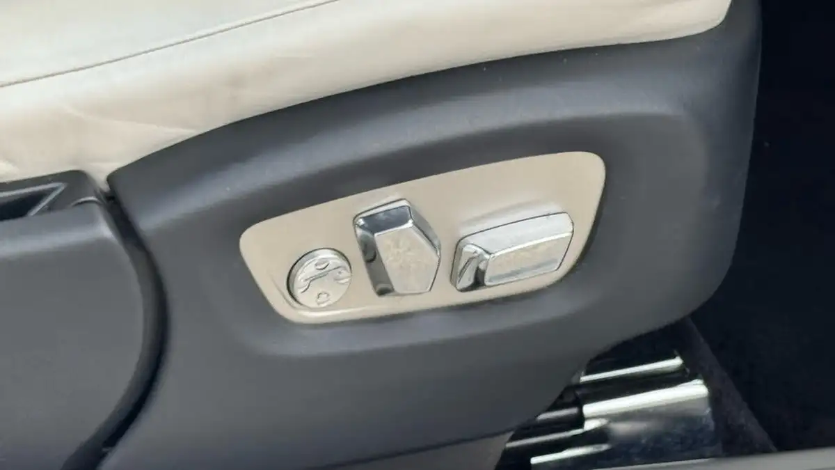 2018-rolls-royce-wraith-66-big-27
