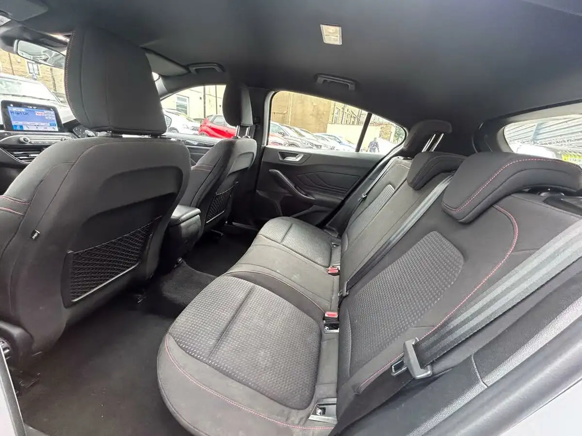 2019-ford-focus-10t-st-line-hatchback-big-8