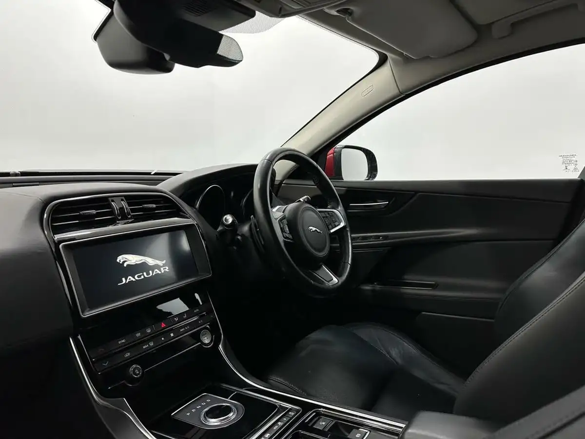 2018-jaguar-xe-20i-portfolio-200ps-1997cc-big-26