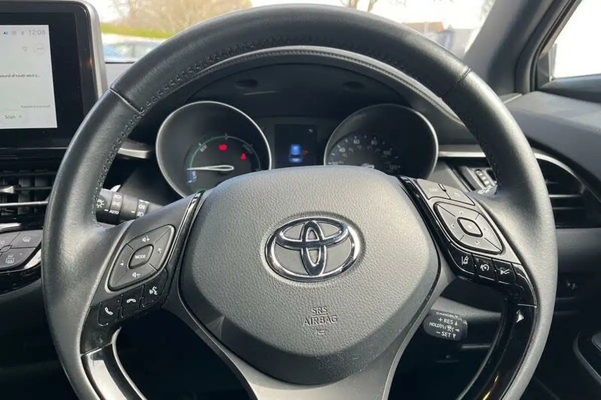 2022-toyota-c-hr-18-vvt-i-design-big-11