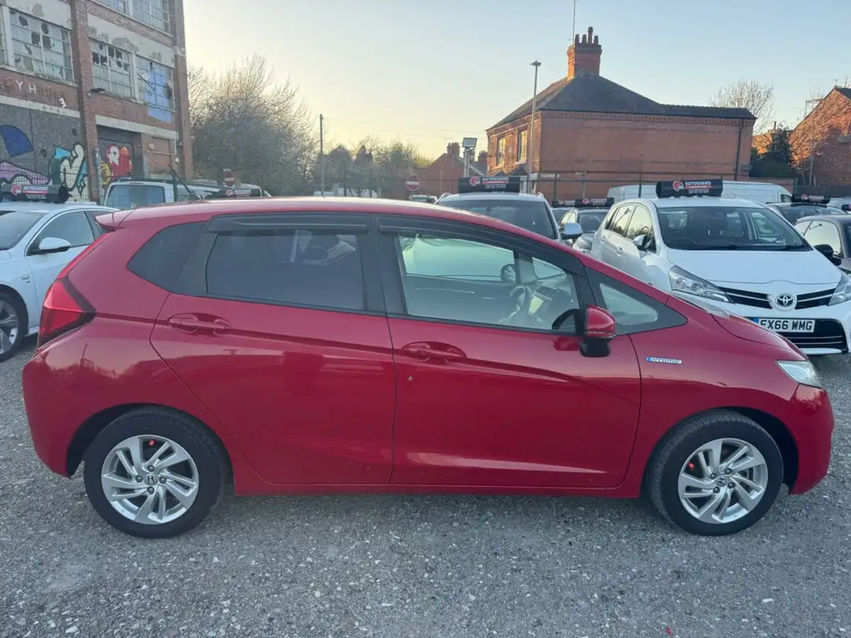 2014-honda-fit-hybrid-big-7