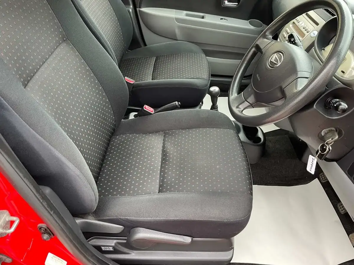 2008-daihatsu-sirion-13-se-big-21