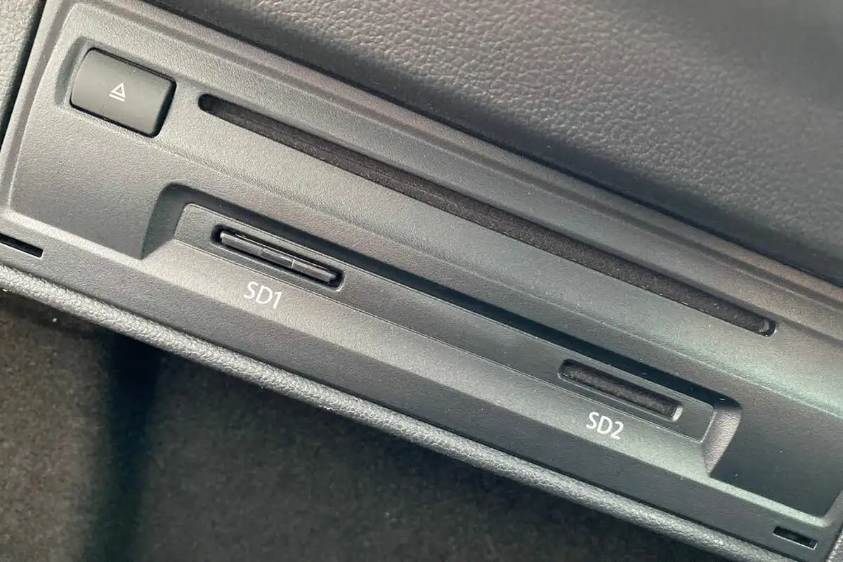 2018-volkswagen-golf-20tdi-gt-estate-5d-dsg-big-18