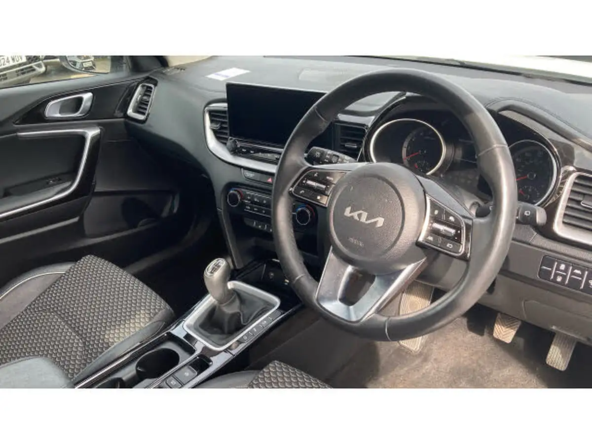 2022-kia-xceed-15-t-gdi-3-big-10